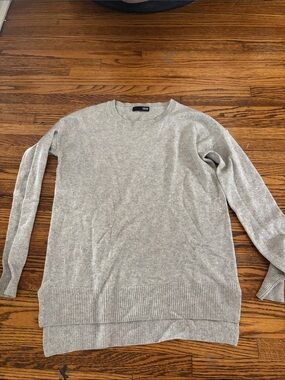 Women’s Light Gray cashmere Crewneck Sweater